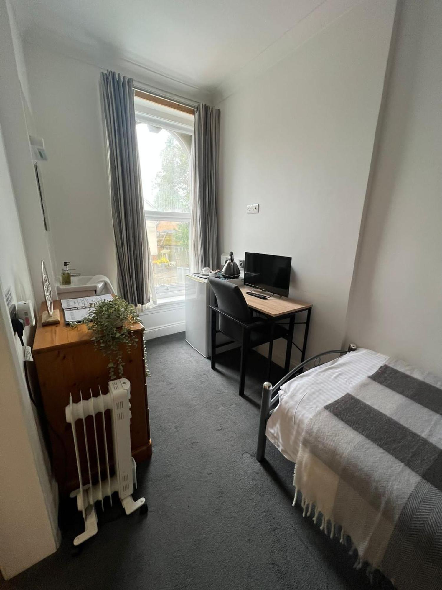 Rock House Bed And Breakfast Maidstone Værelse billede