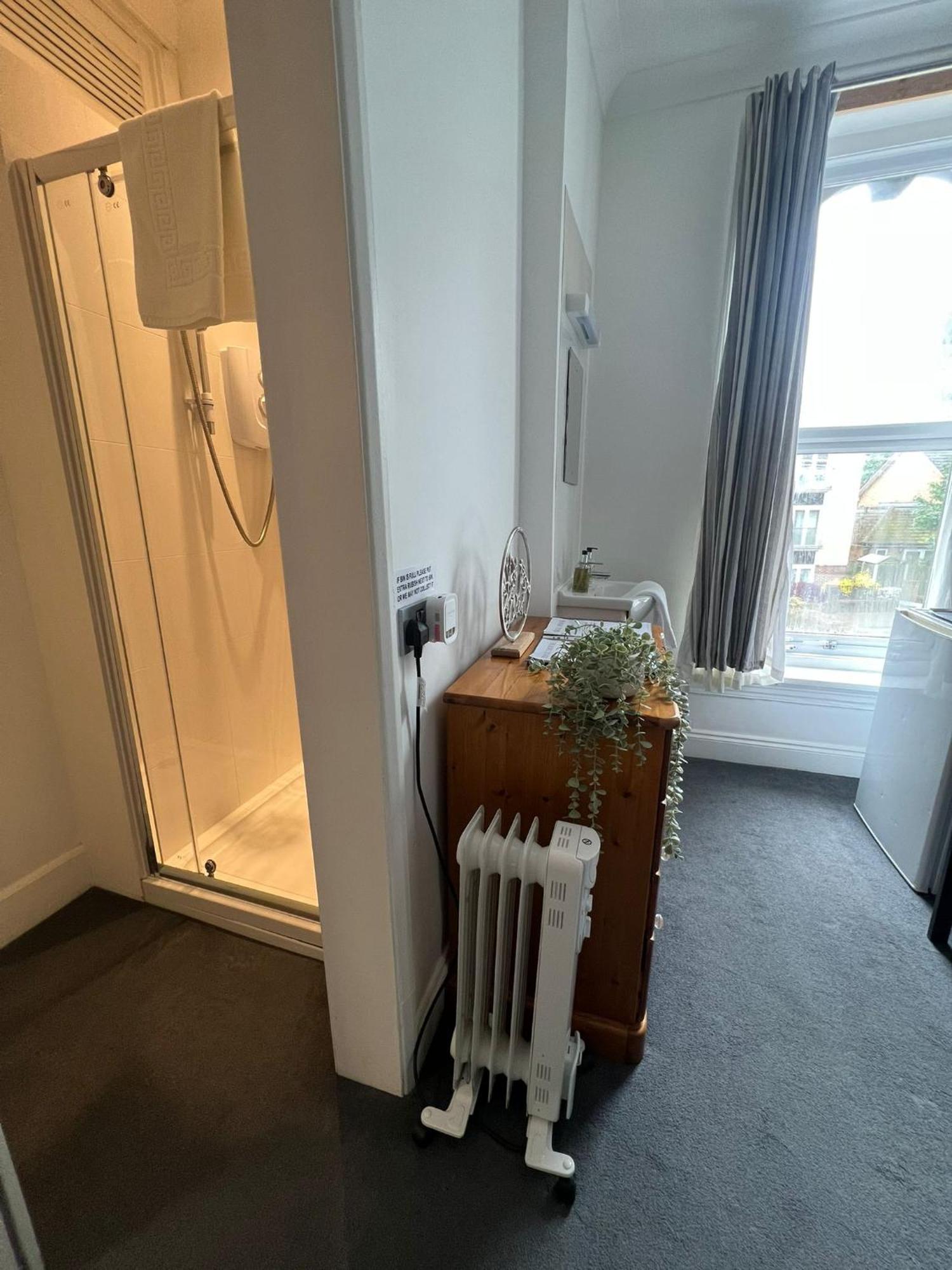 Rock House Bed And Breakfast Maidstone Værelse billede